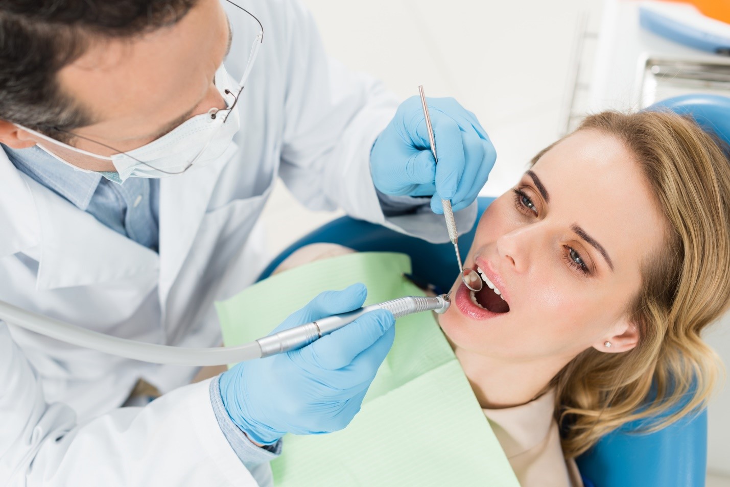 How Are Sufferers Dealt with In New Huntington Dentist Centers?