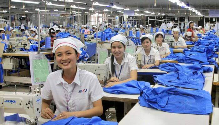 What You Should Know About The Services Offered By Clothing Manufacturers
