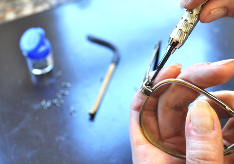 How much does eyeglass frames cost?