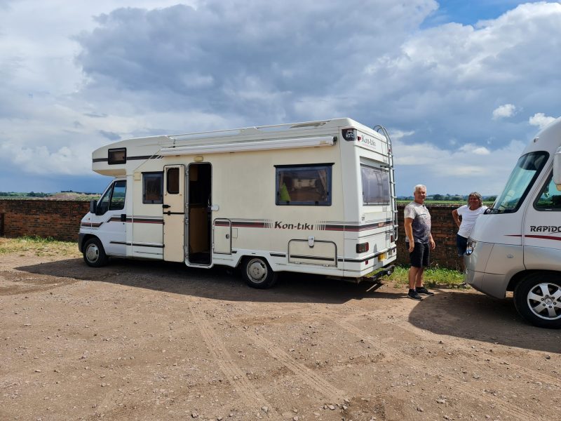 Is it possible to locate a pub stopover for motorhome quickly?