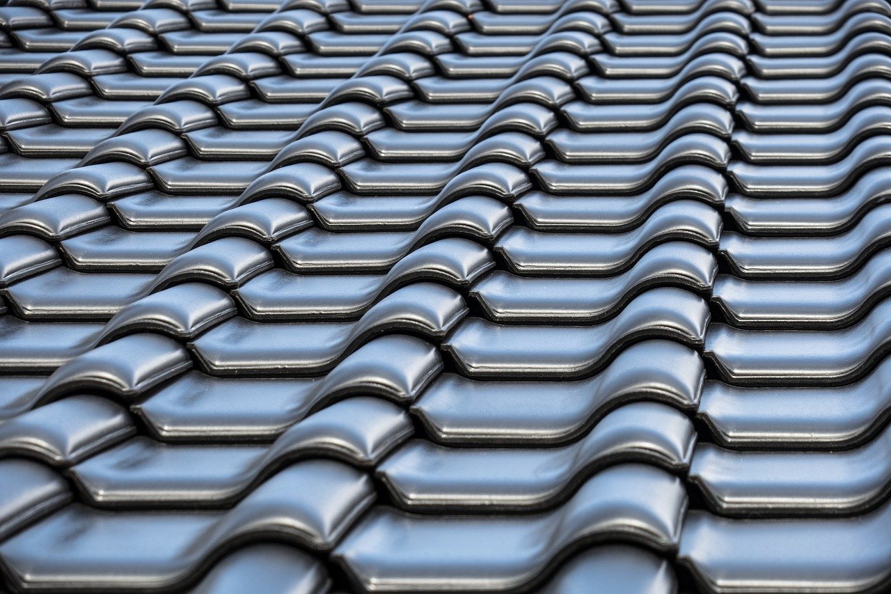 What are the problems in creating roofing leads?