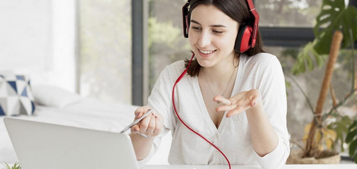 Teach and Travel: Online TEFL Exploration