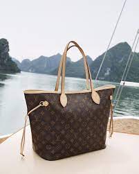 The Ethics of Wearing Replica Handbags: A Fashion Dilemma